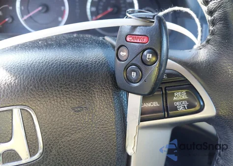 2009 Honda Accord 2.4 Ex-L z USA, uszkodzony, nr VIN 1HGCP26849A052614